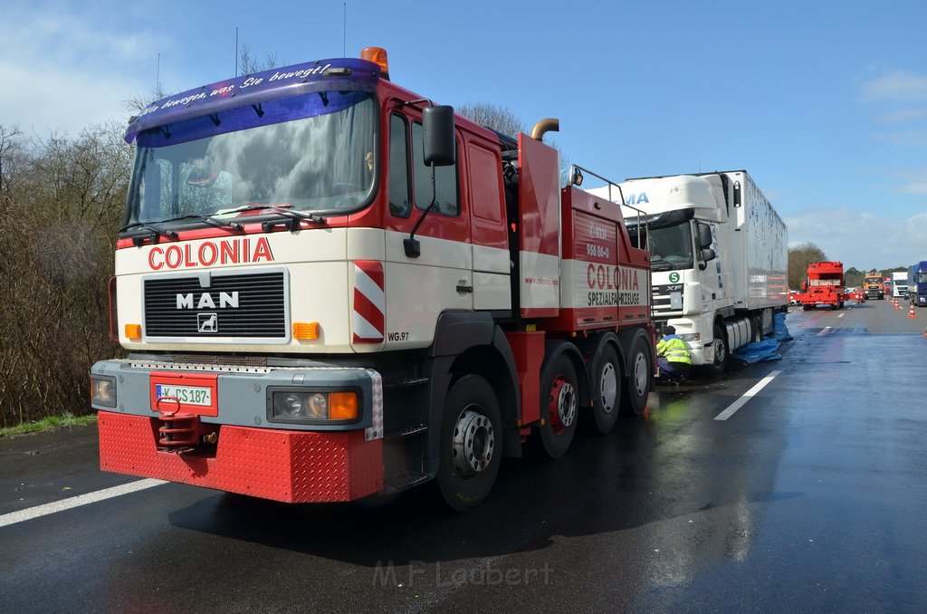 VU LKW umgestuerzt A 3 Rich Frankfurt AS Koenigsforst P608.JPG - Miklos Laubert